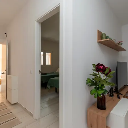 Tranquil 2 Bedroom Location * 아데제