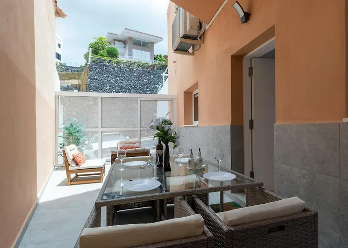 Tranquil 2 Bedroom Location Costa Adeje (Tenerife)