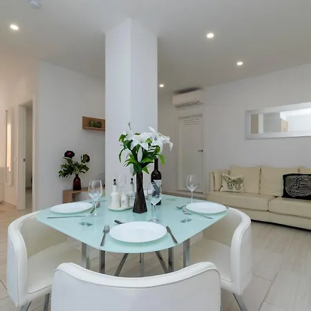 Tranquil 2 Bedroom Location アパート