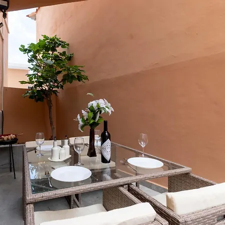 Tranquil 2 Bedroom Location アパート アデヘ