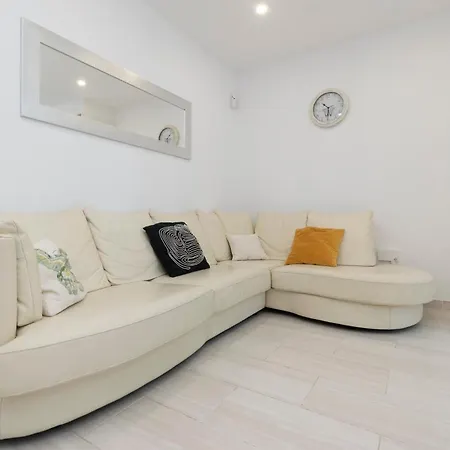 アパート Tranquil 2 Bedroom Location *